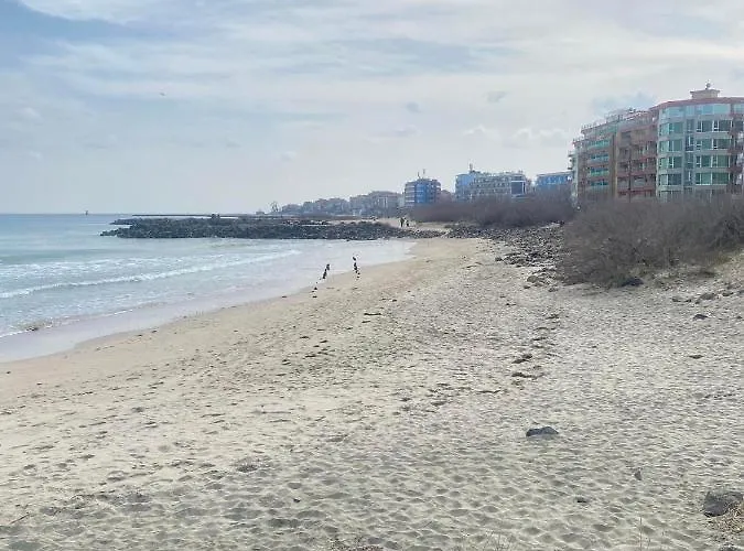 Апартамент Sea View With Free Parking *