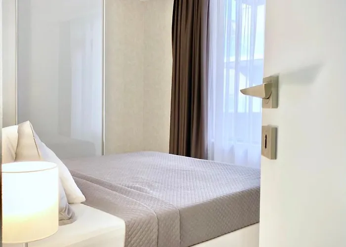 Апартамент Sea View With Free Parking