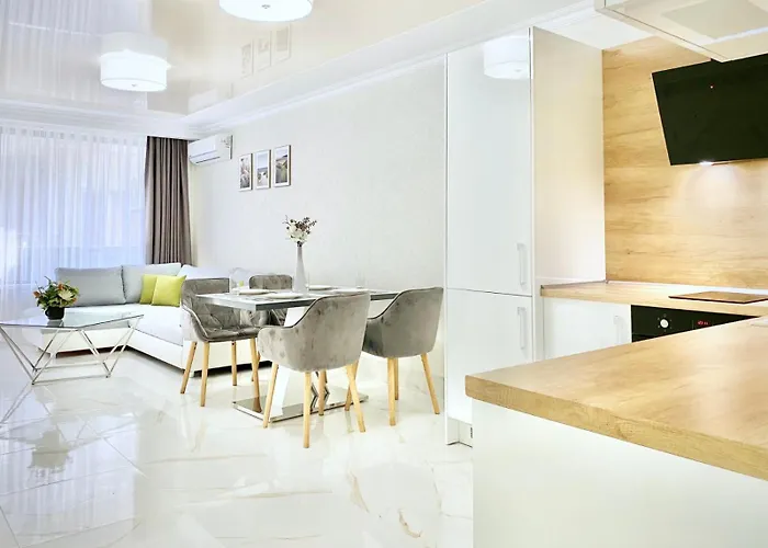 Апартамент Sea View With Free Parking *